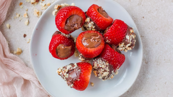 Nutella-Stuffed Strawberries