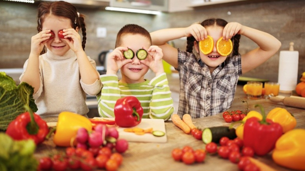kids eating more fruits and veggies