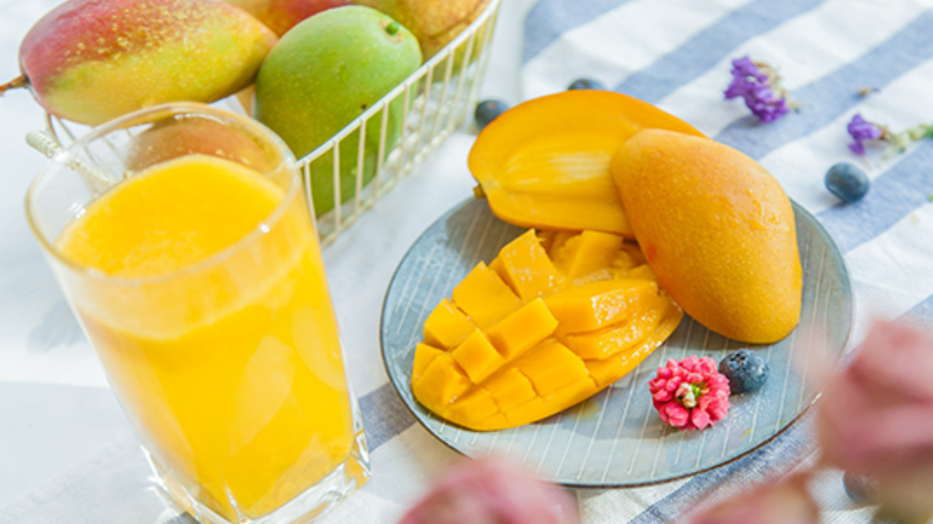 Discover The Mind-blowing Benefits Of Adding Mangoes To Your Summer ...