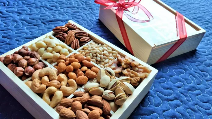 Gifting festive nut